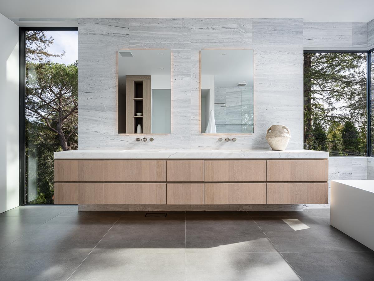 Detail Gallery Image 20 of 62 For 100 New Place Rd, Hillsborough,  CA 94010 - 9 Beds | 9/1 Baths