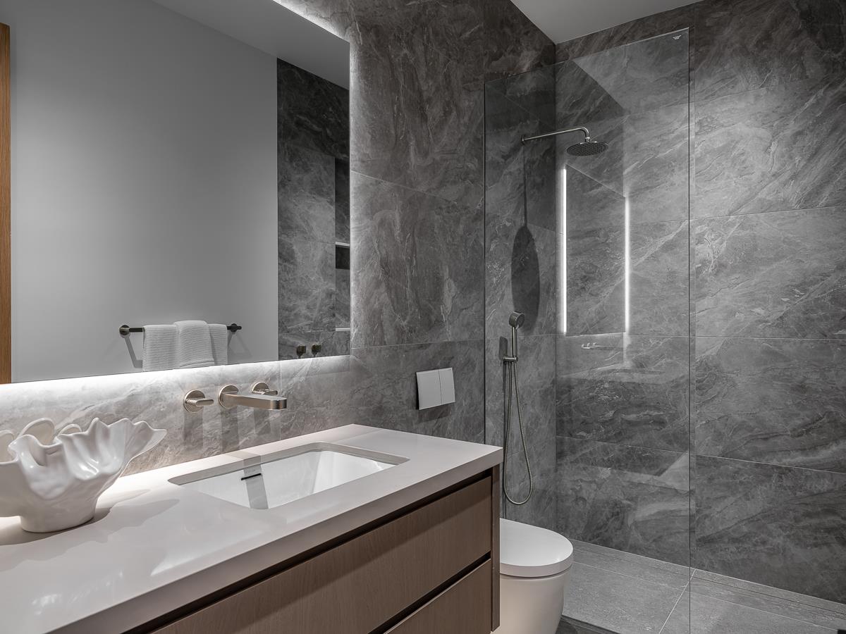 Detail Gallery Image 24 of 62 For 100 New Place Rd, Hillsborough,  CA 94010 - 9 Beds | 9/1 Baths