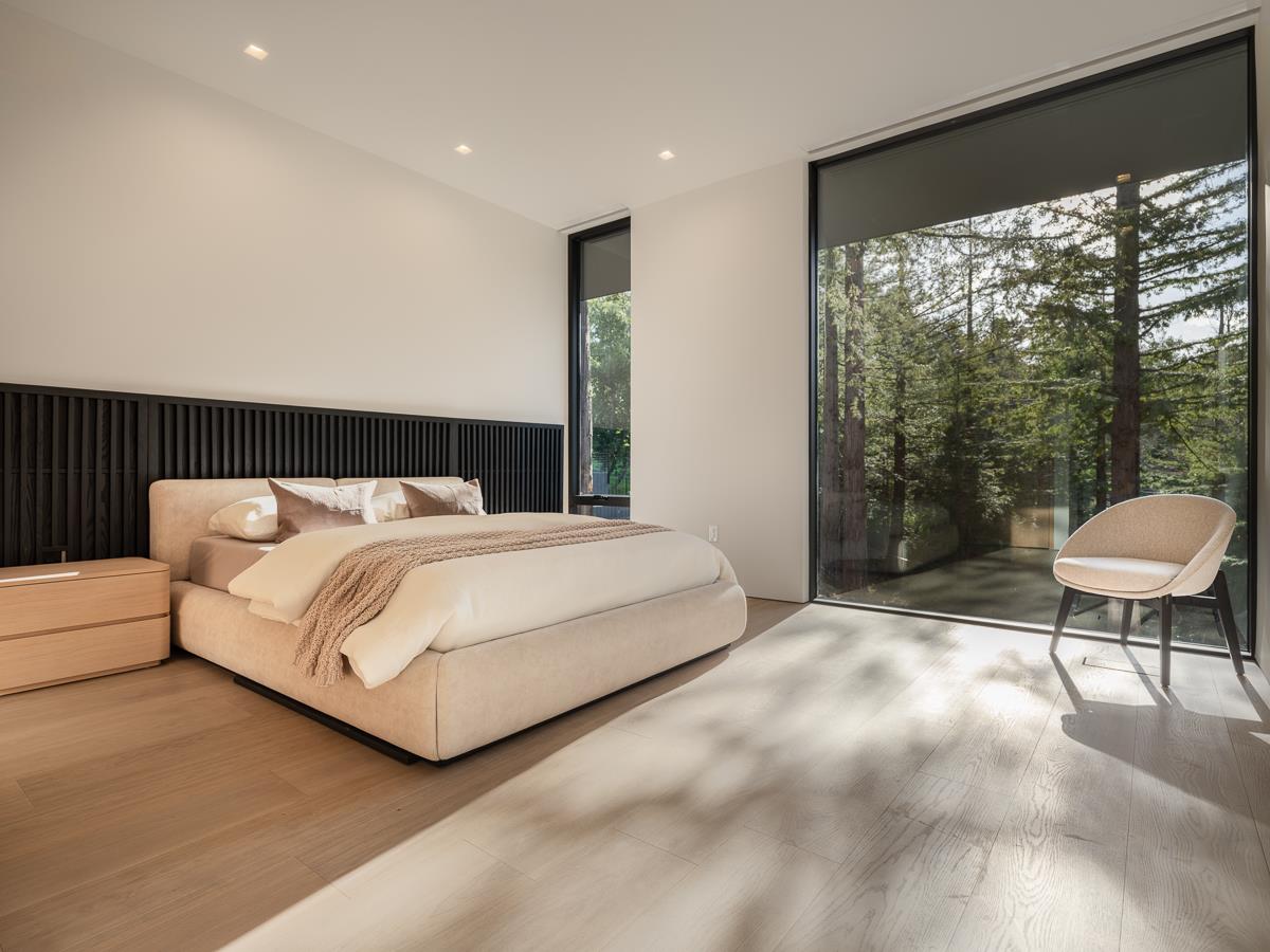 Detail Gallery Image 25 of 62 For 100 New Place Rd, Hillsborough,  CA 94010 - 9 Beds | 9/1 Baths