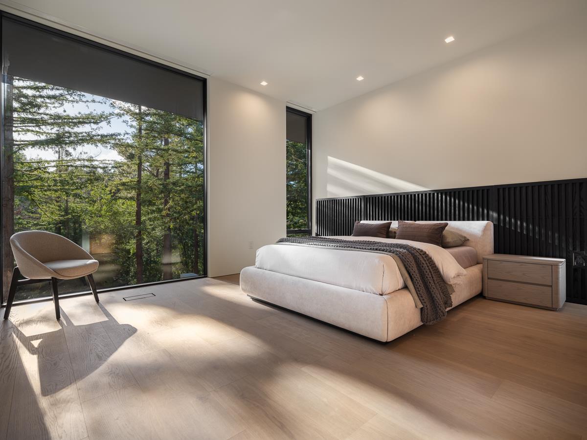 Detail Gallery Image 26 of 62 For 100 New Place Rd, Hillsborough,  CA 94010 - 9 Beds | 9/1 Baths