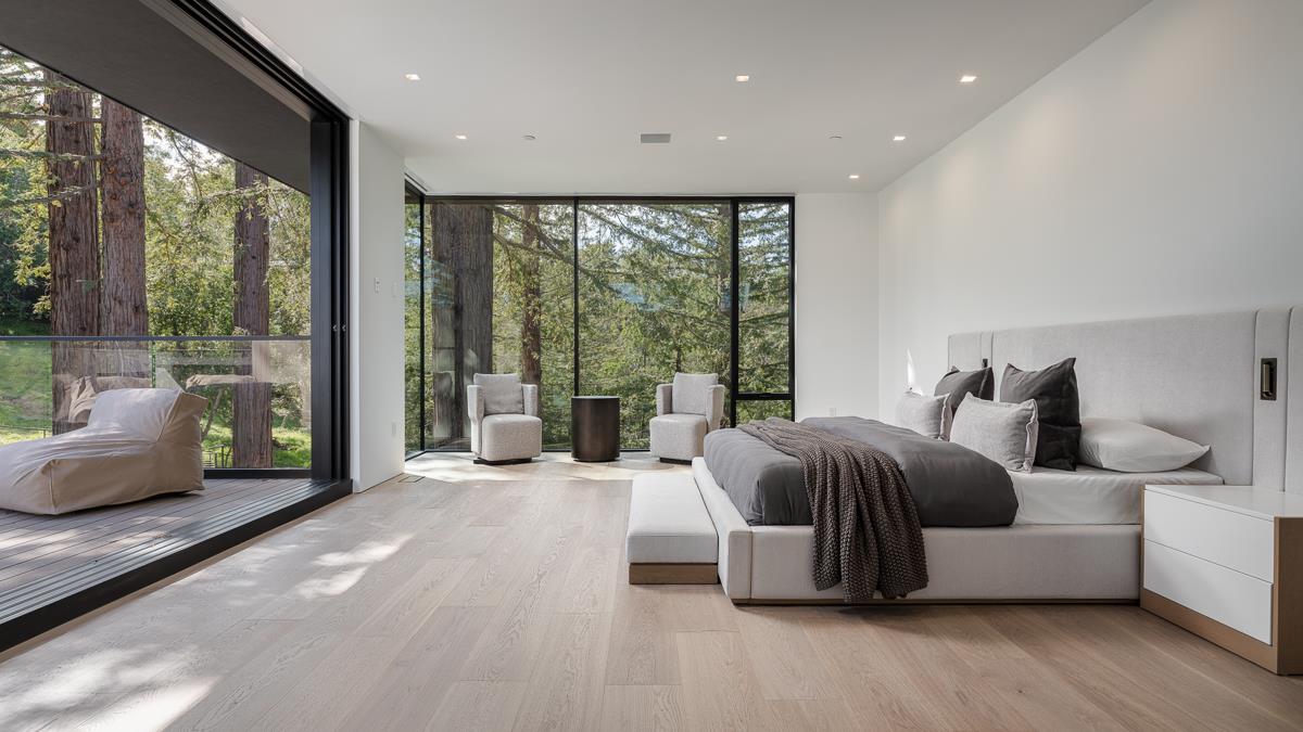 Detail Gallery Image 32 of 62 For 100 New Place Rd, Hillsborough,  CA 94010 - 9 Beds | 9/1 Baths