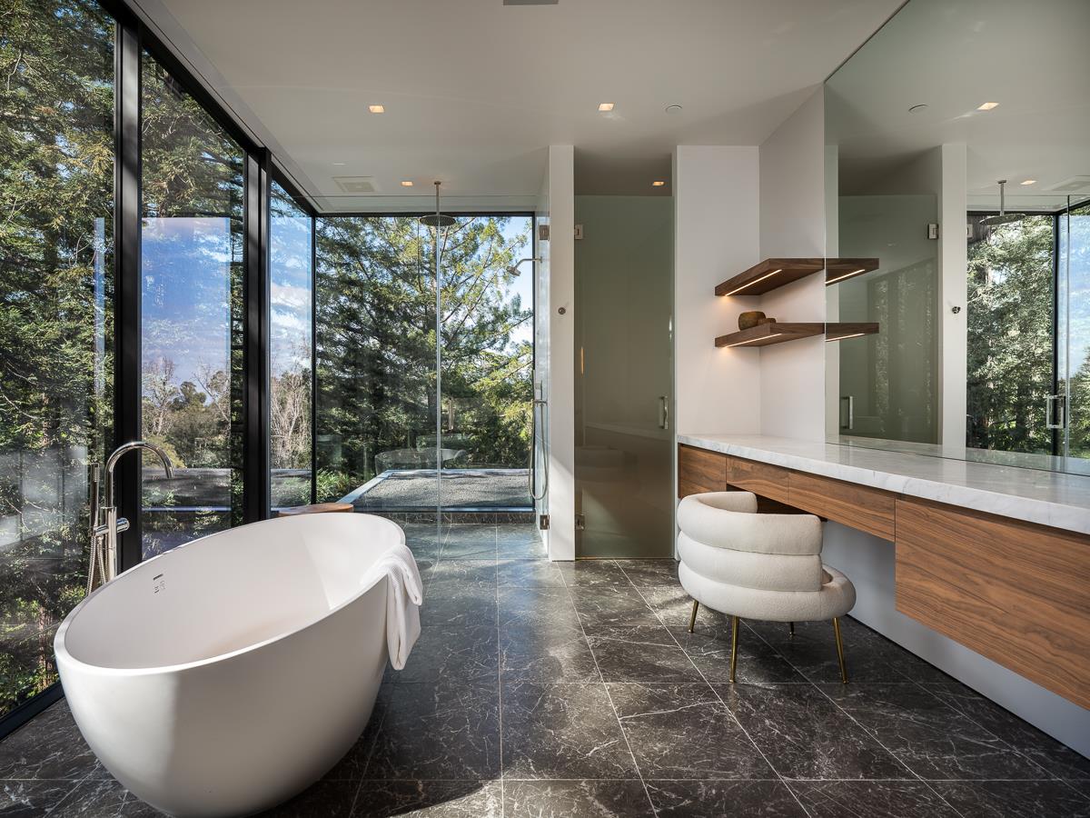 Detail Gallery Image 36 of 62 For 100 New Place Rd, Hillsborough,  CA 94010 - 9 Beds | 9/1 Baths