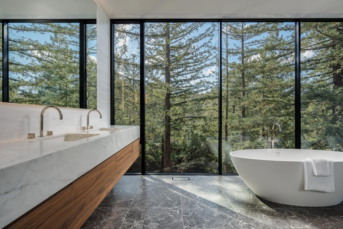 Detail Gallery Image 38 of 62 For 100 New Place Rd, Hillsborough,  CA 94010 - 9 Beds | 9/1 Baths