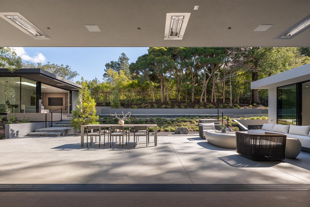 Detail Gallery Image 39 of 62 For 100 New Place Rd, Hillsborough,  CA 94010 - 9 Beds | 9/1 Baths