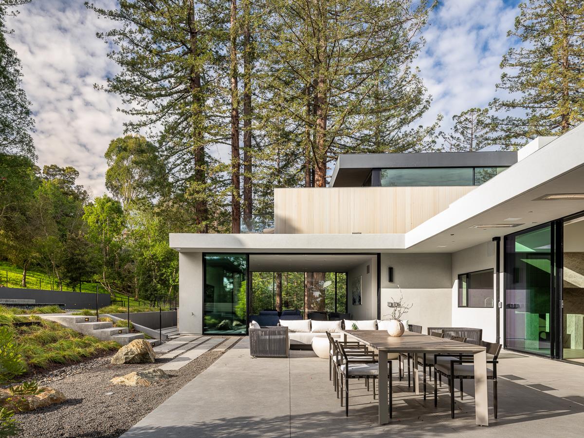 Detail Gallery Image 44 of 62 For 100 New Place Rd, Hillsborough,  CA 94010 - 9 Beds | 9/1 Baths