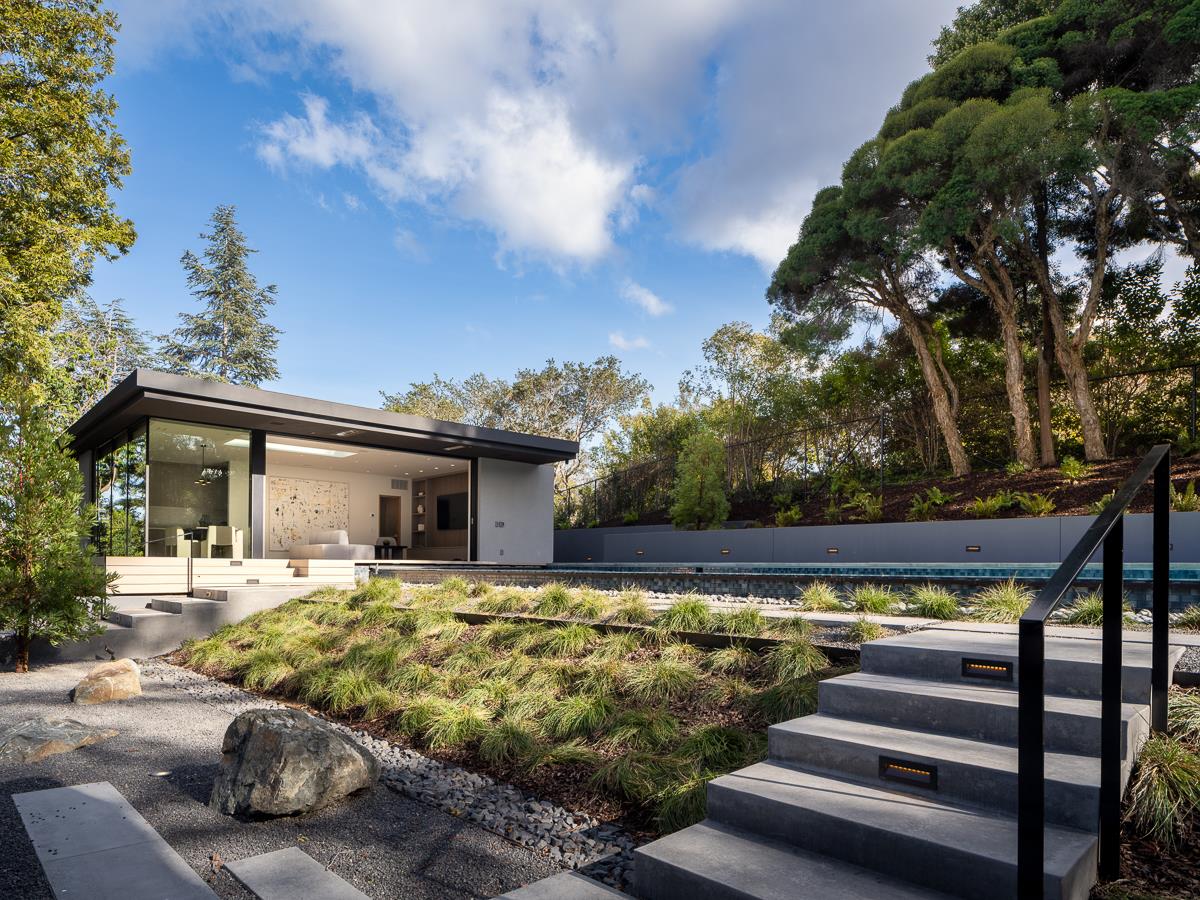 Detail Gallery Image 46 of 62 For 100 New Place Rd, Hillsborough,  CA 94010 - 9 Beds | 9/1 Baths