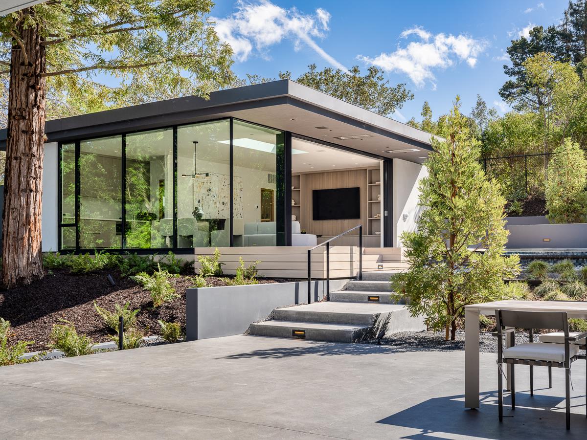 Detail Gallery Image 49 of 62 For 100 New Place Rd, Hillsborough,  CA 94010 - 9 Beds | 9/1 Baths