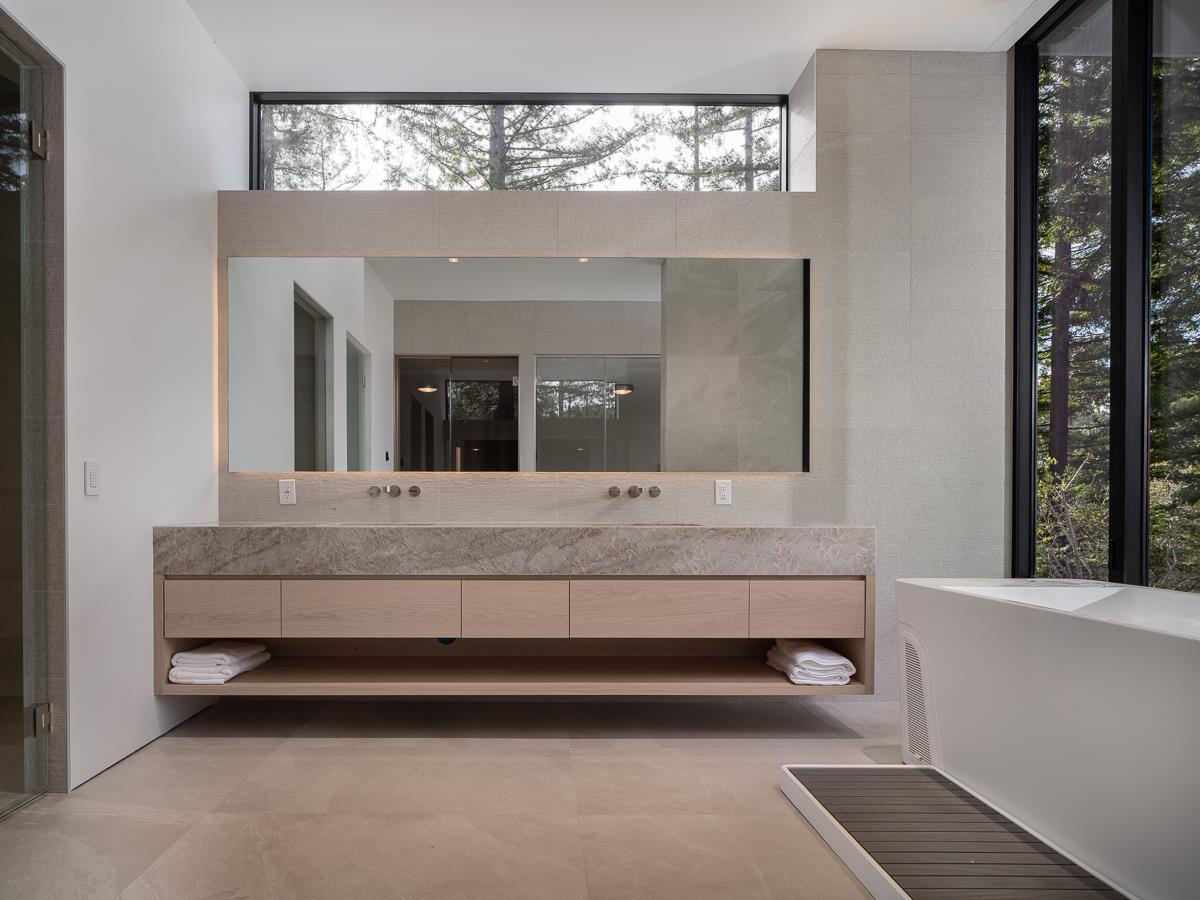 Detail Gallery Image 5 of 62 For 100 New Place Rd, Hillsborough,  CA 94010 - 9 Beds | 9/1 Baths