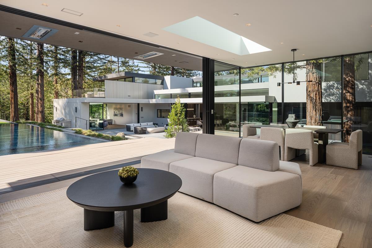 Detail Gallery Image 50 of 62 For 100 New Place Rd, Hillsborough,  CA 94010 - 9 Beds | 9/1 Baths