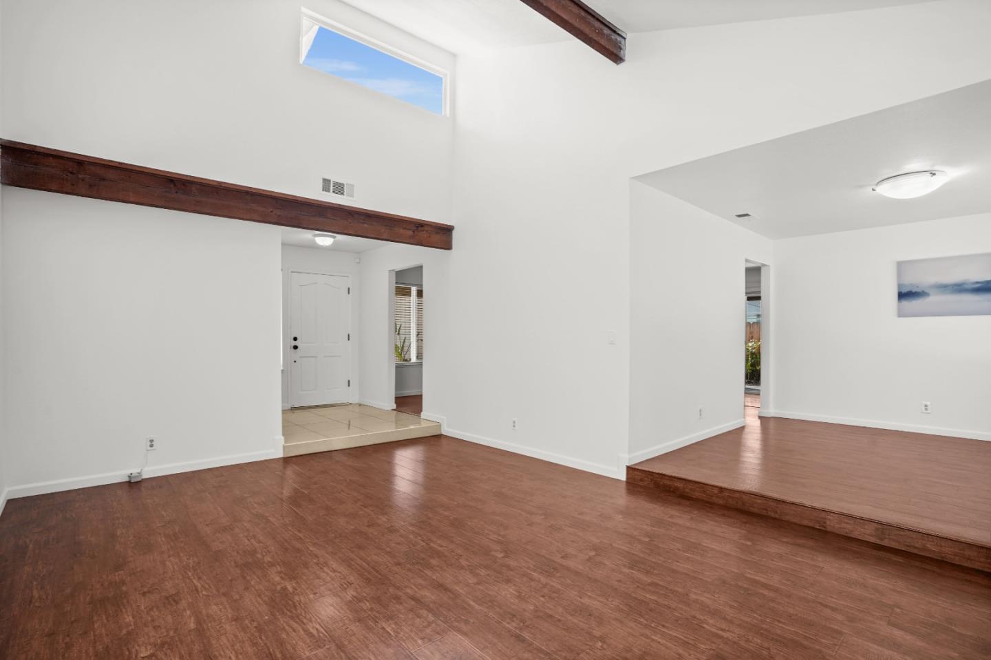 Detail Gallery Image 2 of 38 For 2320 Lido Circle, Stockton,  CA 95207 - 3 Beds | 2 Baths