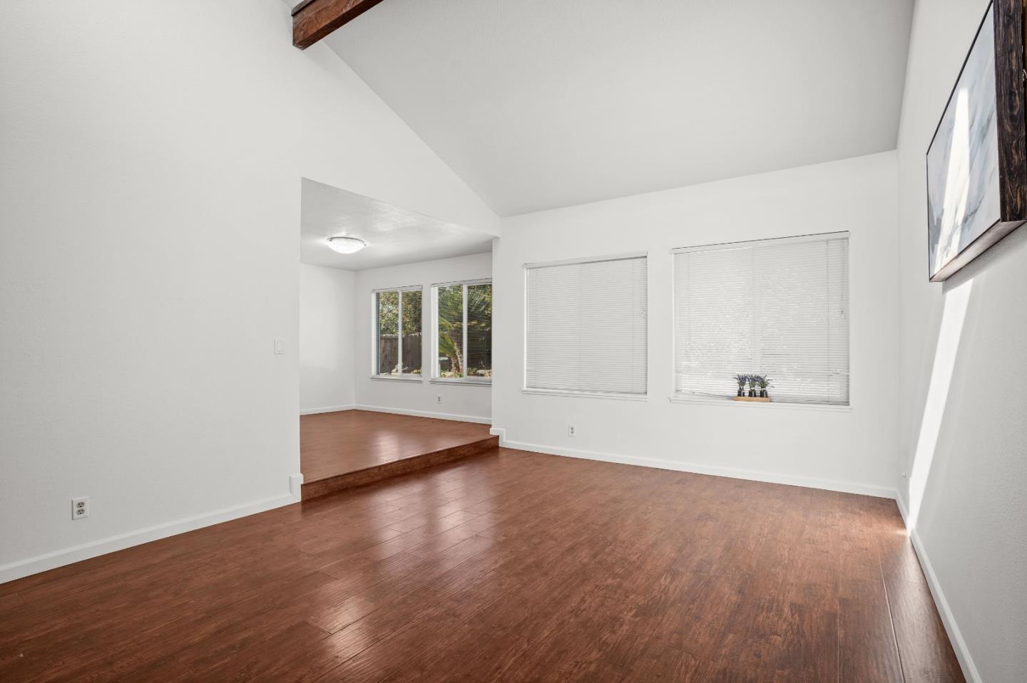 Detail Gallery Image 4 of 38 For 2320 Lido Circle, Stockton,  CA 95207 - 3 Beds | 2 Baths