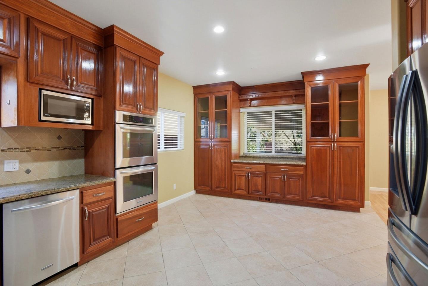 Detail Gallery Image 19 of 54 For 659 Upton St, Redwood City,  CA 94061 - 4 Beds | 4/1 Baths