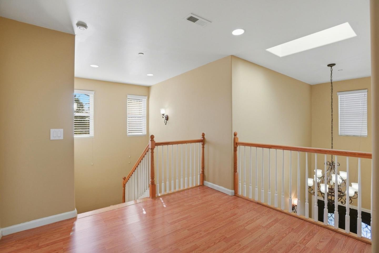 Detail Gallery Image 22 of 54 For 659 Upton St, Redwood City,  CA 94061 - 4 Beds | 4/1 Baths