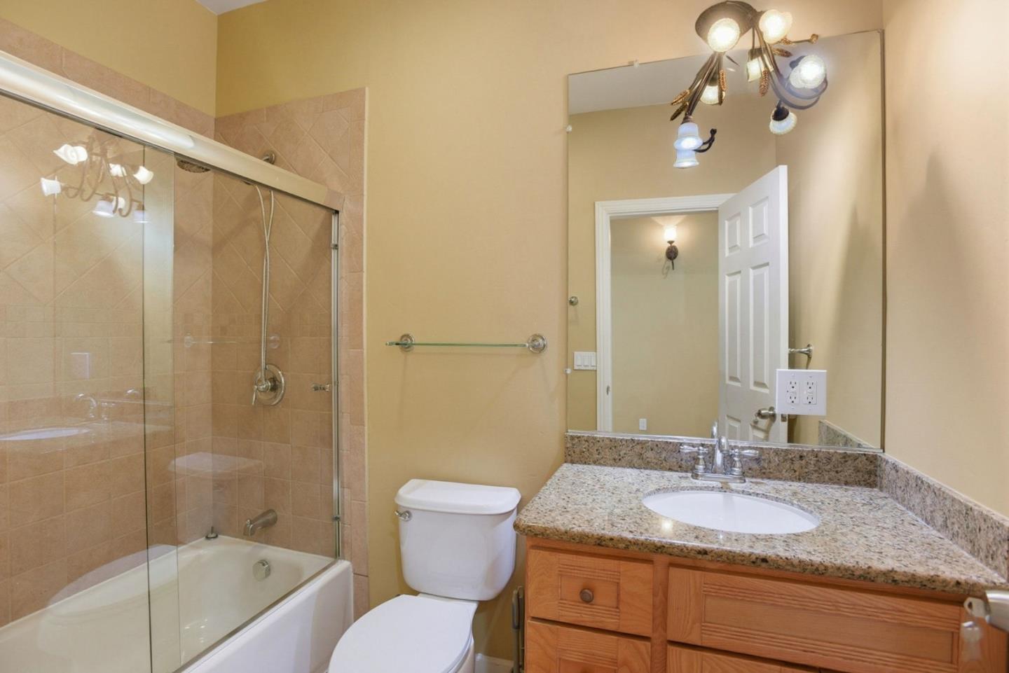 Detail Gallery Image 37 of 54 For 659 Upton St, Redwood City,  CA 94061 - 4 Beds | 4/1 Baths