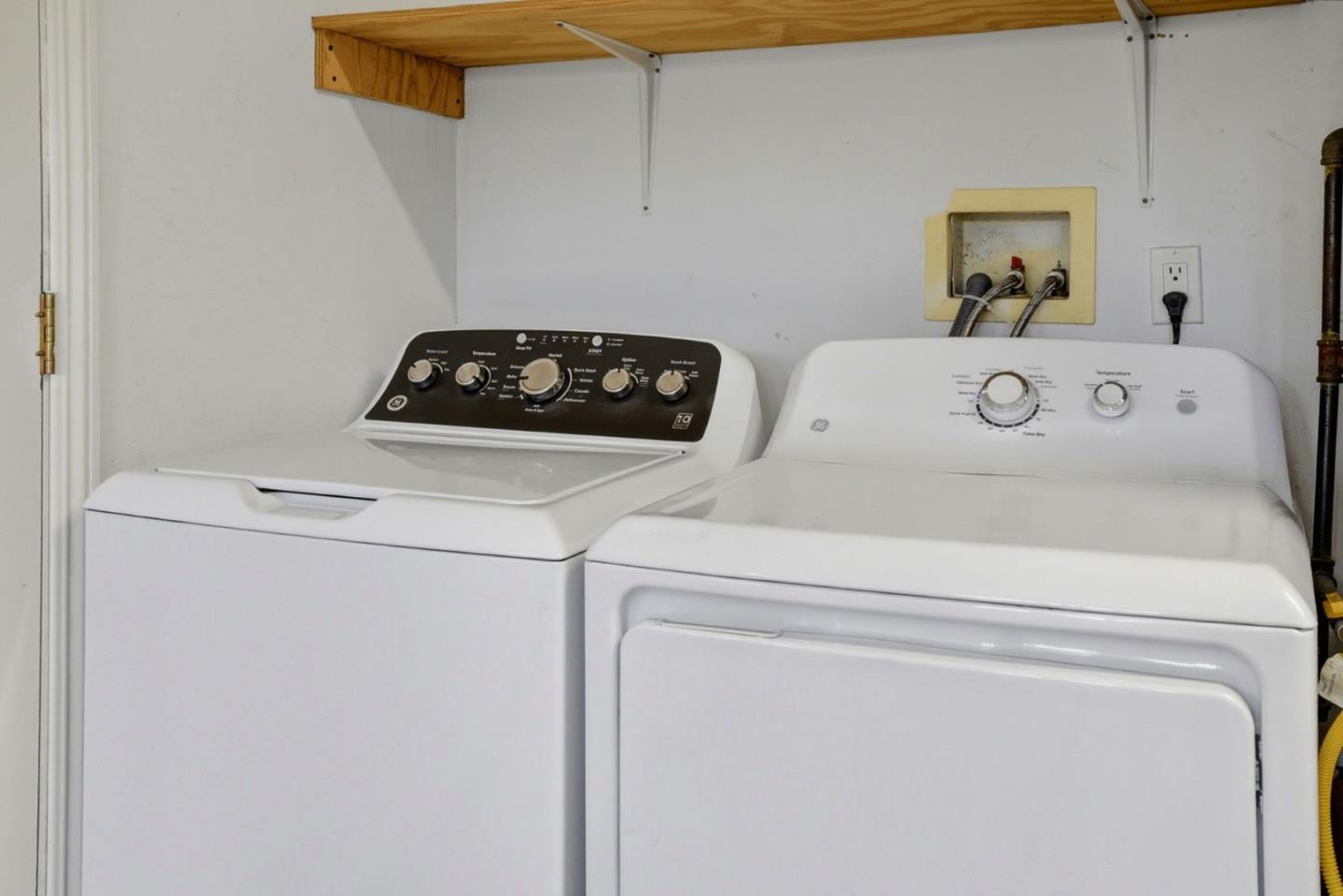 Detail Gallery Image 44 of 54 For 659 Upton St, Redwood City,  CA 94061 - 4 Beds | 4/1 Baths