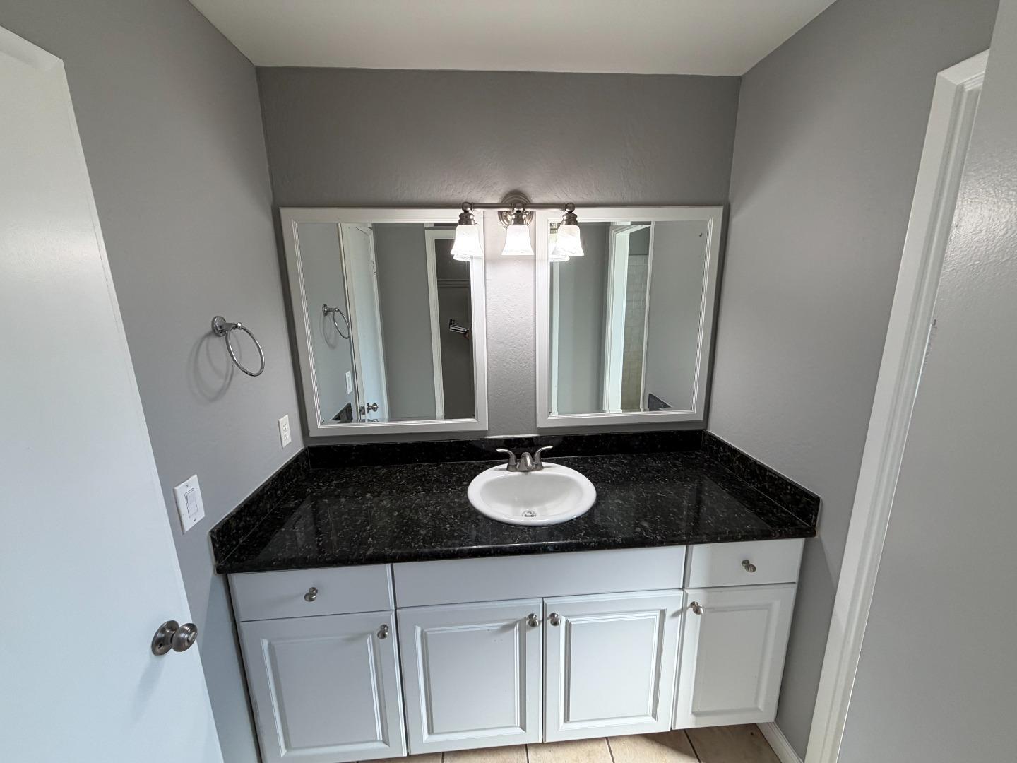 Detail Gallery Image 8 of 20 For 744 Atherton Cir, Salinas,  CA 93906 - 3 Beds | 2 Baths