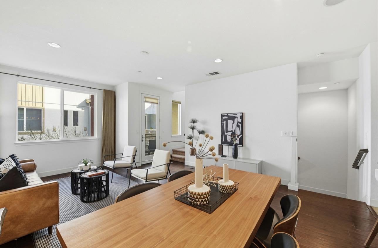 Detail Gallery Image 14 of 37 For 1053 El Capitan Ter, Sunnyvale,  CA 94085 - 3 Beds | 3 Baths