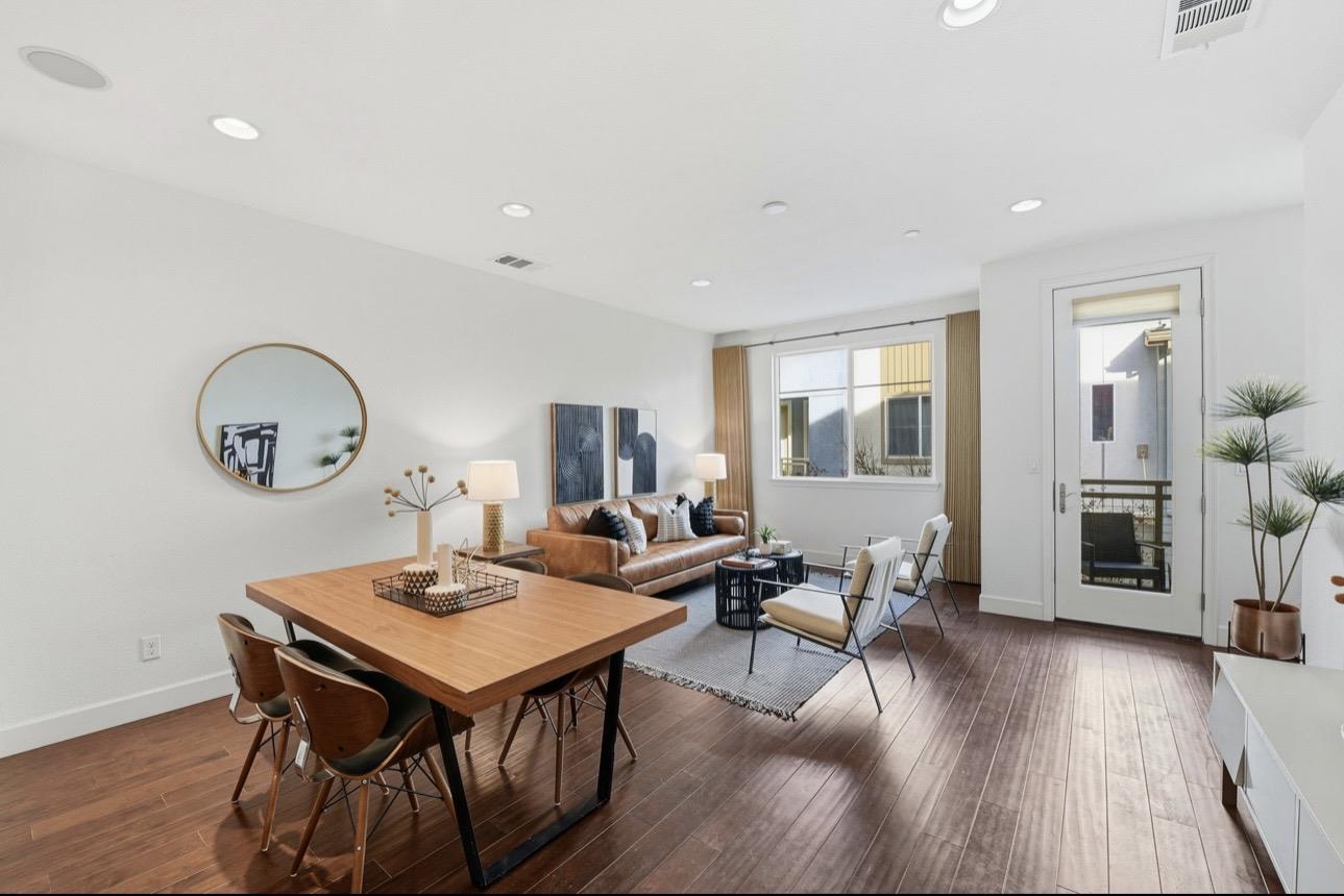 Detail Gallery Image 15 of 37 For 1053 El Capitan Ter, Sunnyvale,  CA 94085 - 3 Beds | 3 Baths