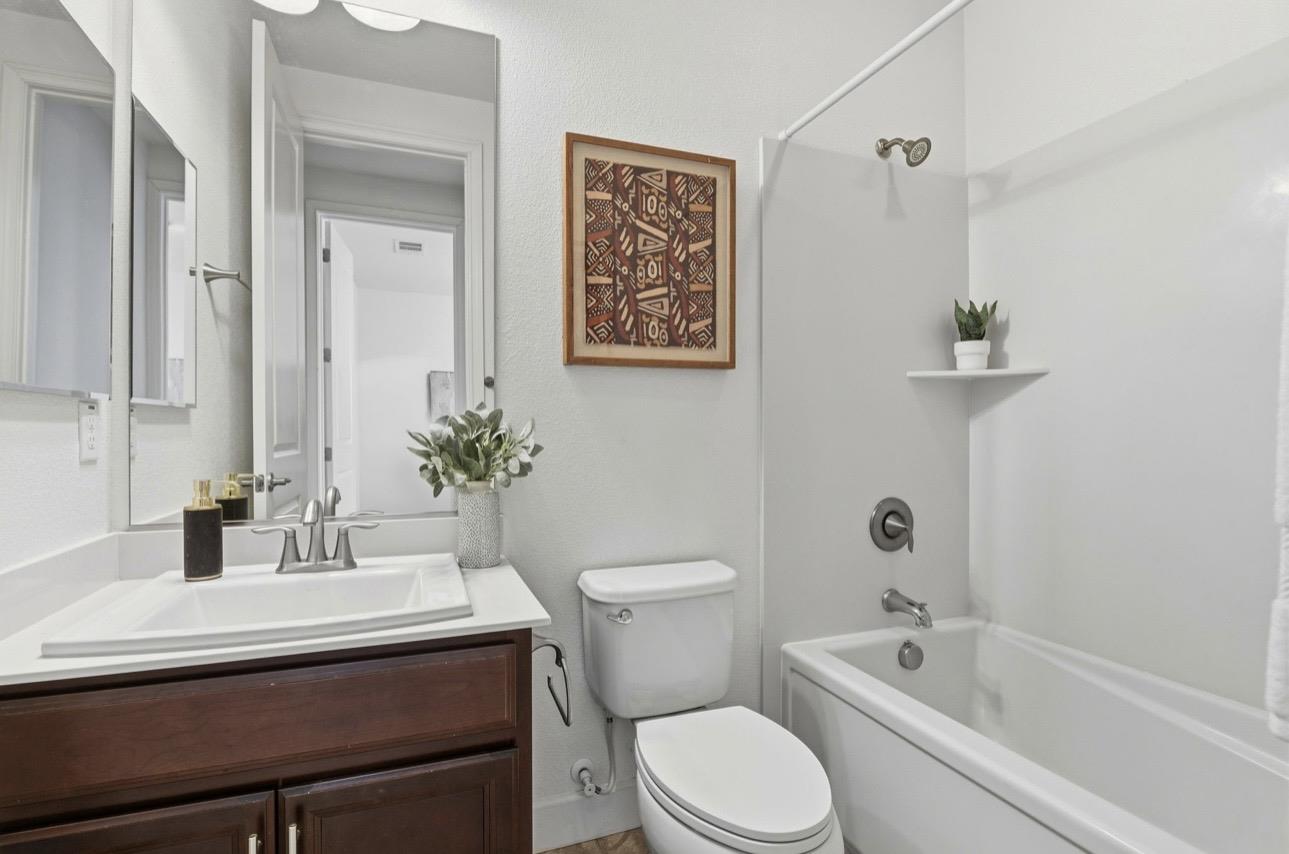 Detail Gallery Image 29 of 37 For 1053 El Capitan Ter, Sunnyvale,  CA 94085 - 3 Beds | 3 Baths