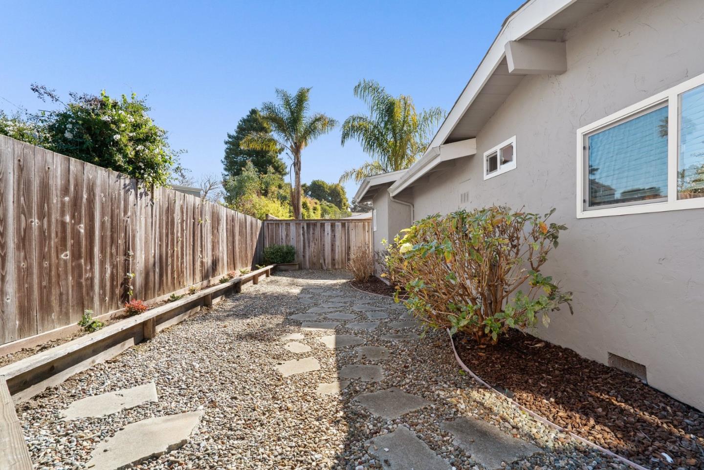 Detail Gallery Image 29 of 44 For 522 Spruce St, Aptos,  CA 95003 - 2 Beds | 2 Baths