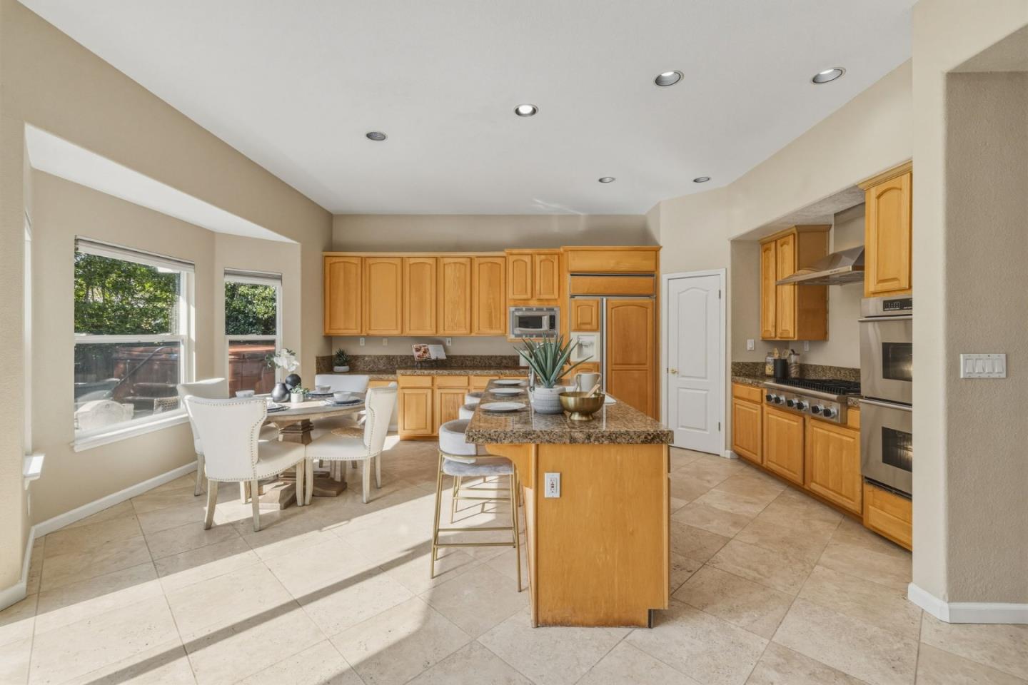 Detail Gallery Image 19 of 68 For 102 Forest Hill Dr, Clayton,  CA 94517 - 5 Beds | 3 Baths