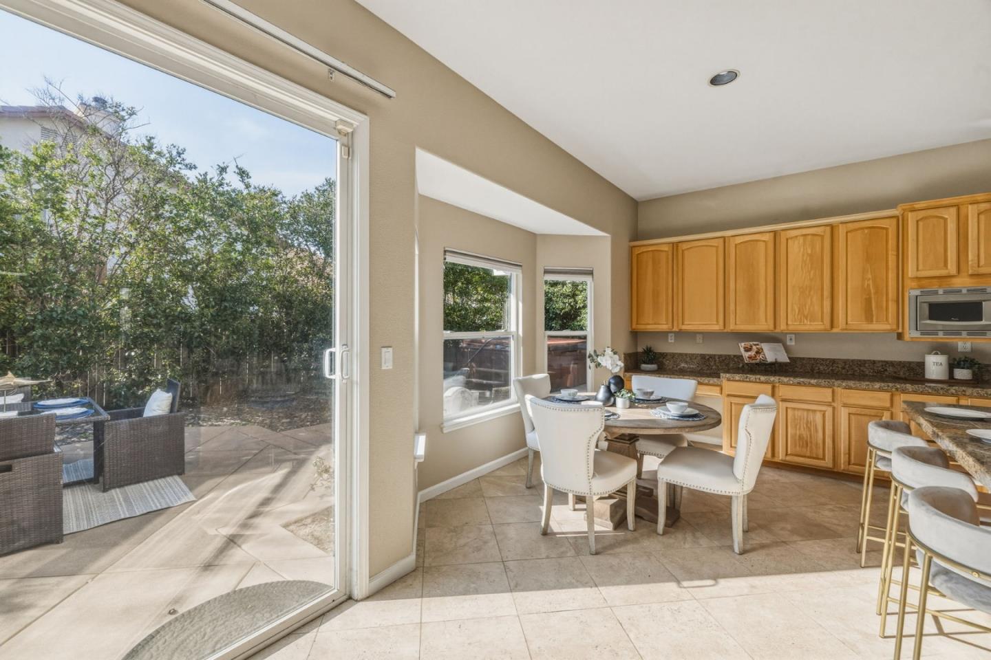 Detail Gallery Image 24 of 68 For 102 Forest Hill Dr, Clayton,  CA 94517 - 5 Beds | 3 Baths