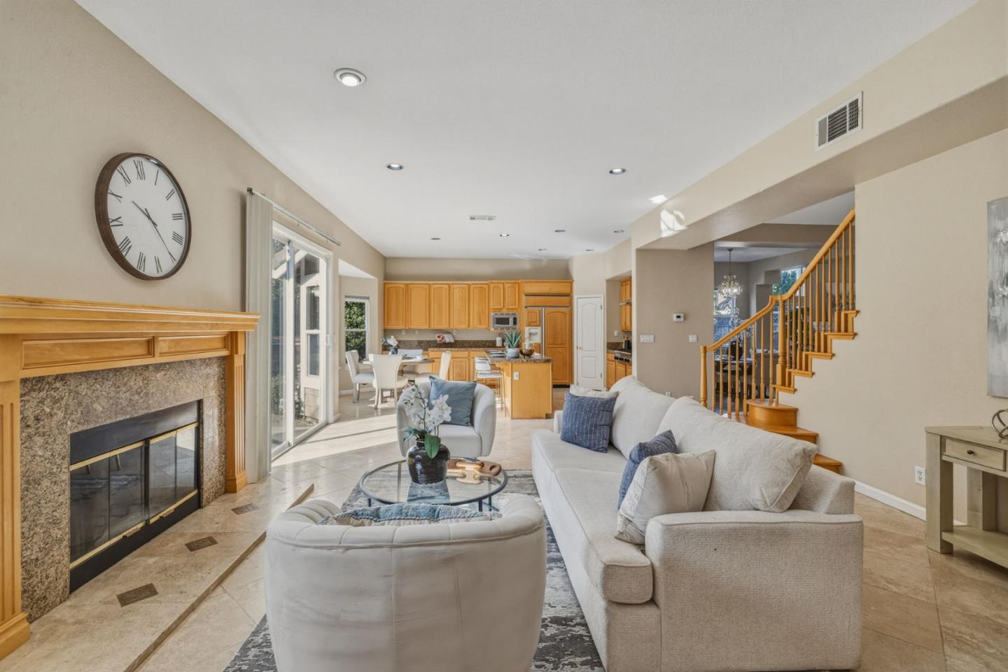 Detail Gallery Image 25 of 68 For 102 Forest Hill Dr, Clayton,  CA 94517 - 5 Beds | 3 Baths