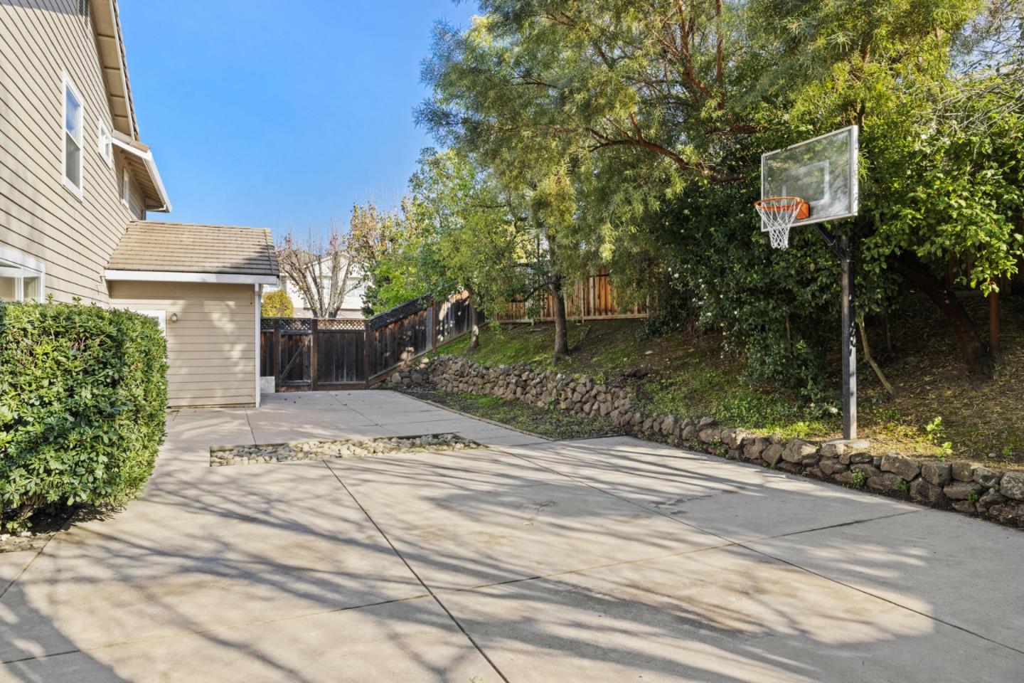 Detail Gallery Image 60 of 68 For 102 Forest Hill Dr, Clayton,  CA 94517 - 5 Beds | 3 Baths