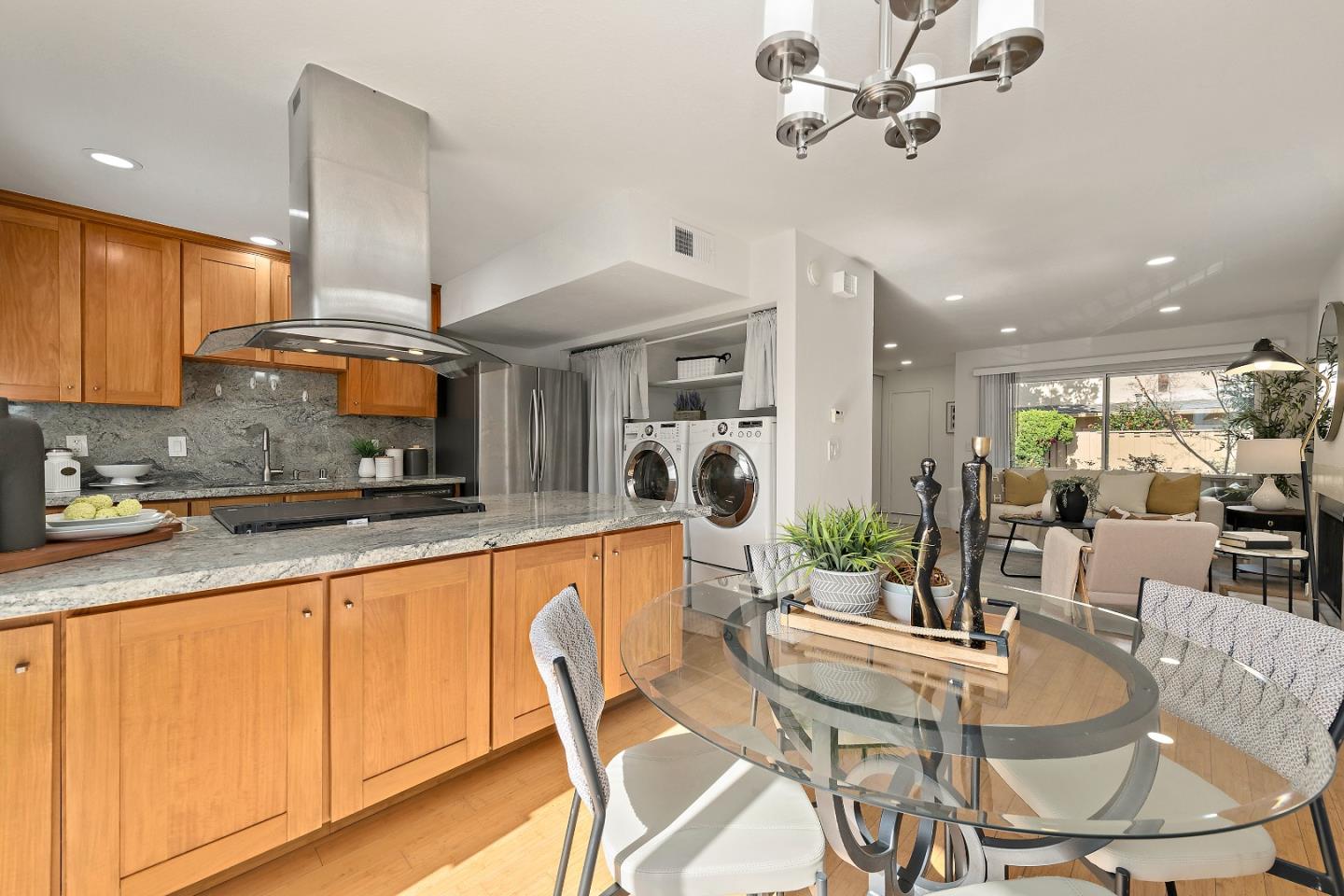 Detail Gallery Image 10 of 21 For 125 Connemara Way #104,  Sunnyvale,  CA 94087 - 2 Beds | 1/1 Baths