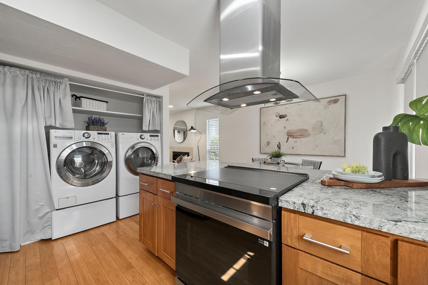 Detail Gallery Image 13 of 21 For 125 Connemara Way #104,  Sunnyvale,  CA 94087 - 2 Beds | 1/1 Baths