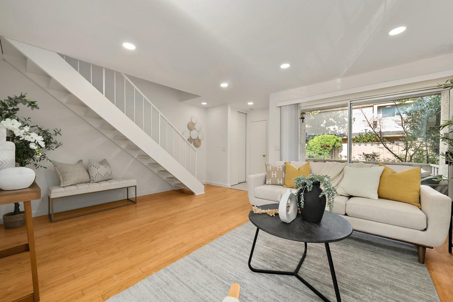 Detail Gallery Image 7 of 21 For 125 Connemara Way #104,  Sunnyvale,  CA 94087 - 2 Beds | 1/1 Baths