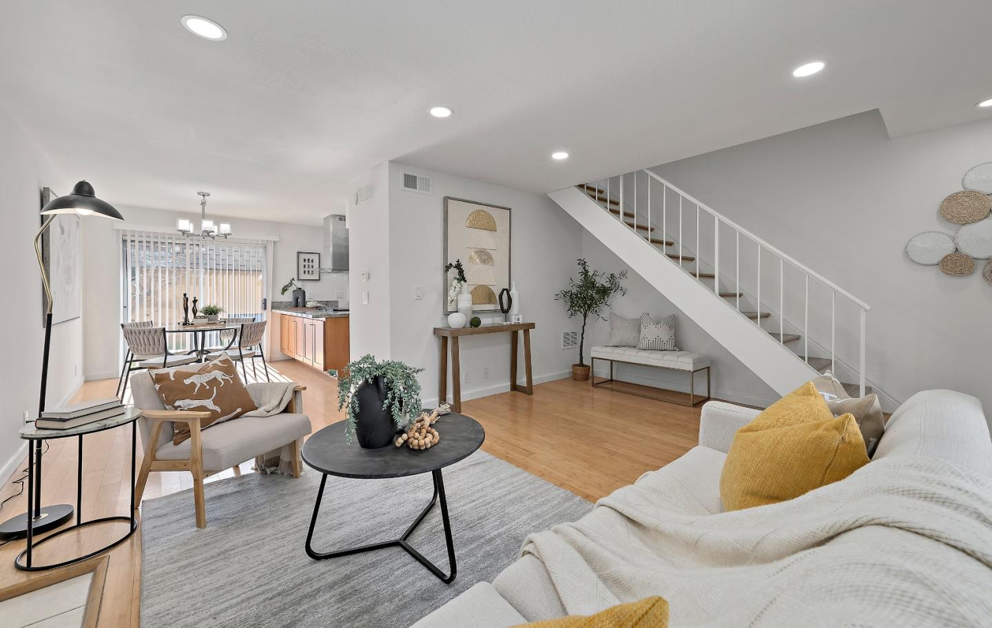 Detail Gallery Image 8 of 21 For 125 Connemara Way #104,  Sunnyvale,  CA 94087 - 2 Beds | 1/1 Baths