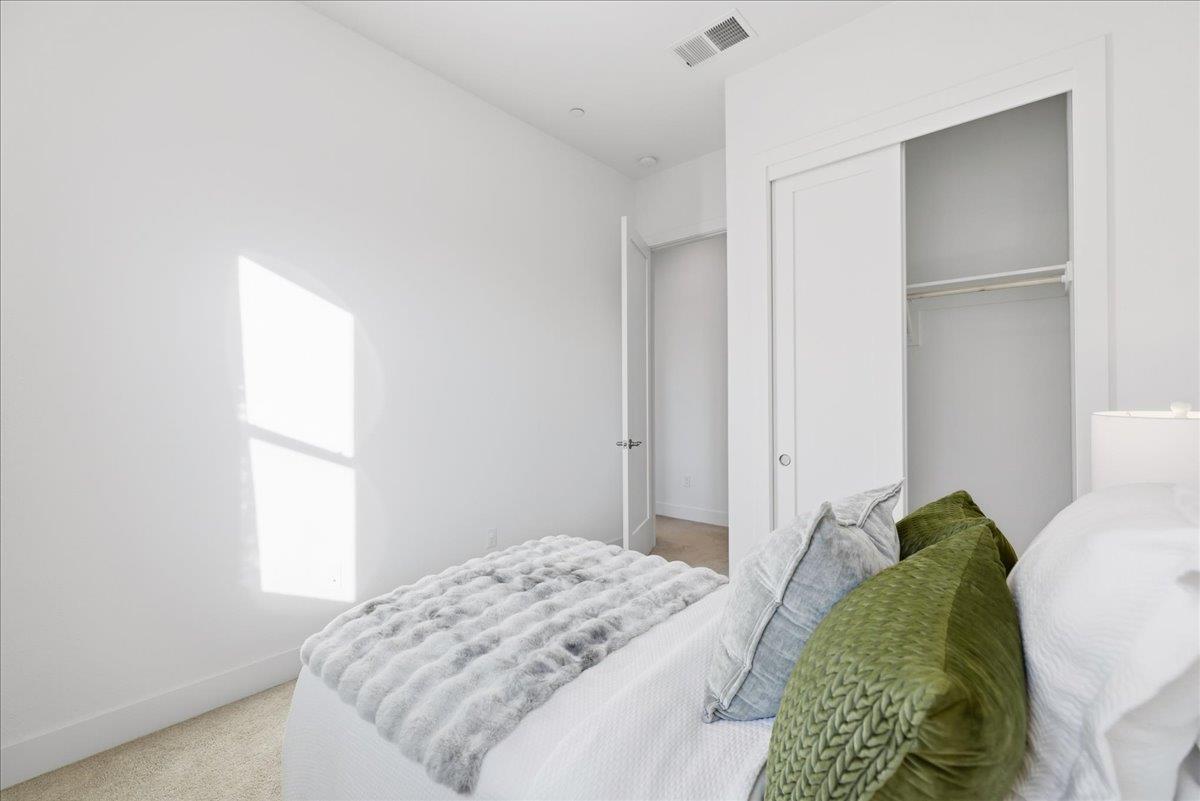 Detail Gallery Image 29 of 56 For 1121 Karlstad Dr, Sunnyvale,  CA 94089 - 3 Beds | 2/1 Baths