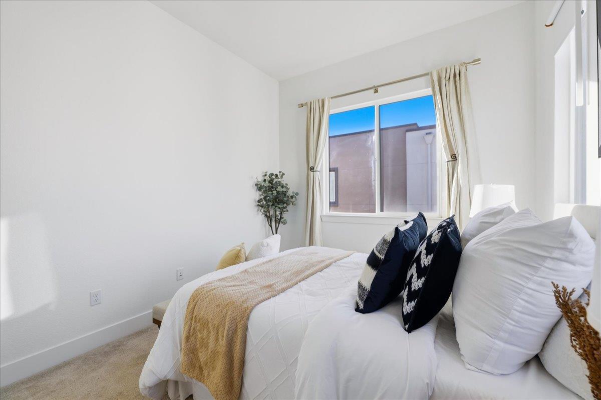 Detail Gallery Image 31 of 56 For 1121 Karlstad Dr, Sunnyvale,  CA 94089 - 3 Beds | 2/1 Baths