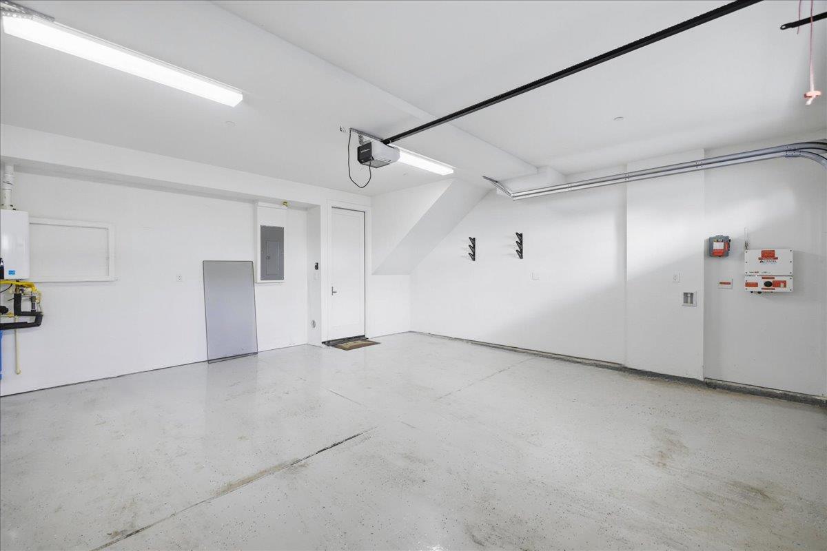 Detail Gallery Image 39 of 56 For 1121 Karlstad Dr, Sunnyvale,  CA 94089 - 3 Beds | 2/1 Baths