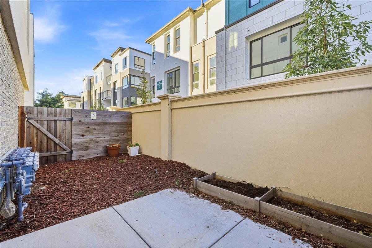 Detail Gallery Image 45 of 56 For 1121 Karlstad Dr, Sunnyvale,  CA 94089 - 3 Beds | 2/1 Baths