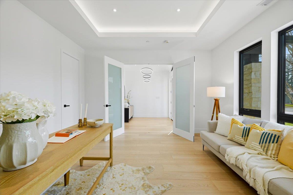 Detail Gallery Image 11 of 73 For 1340 Norman Dr, Sunnyvale,  CA 94087 - 5 Beds | 4/1 Baths