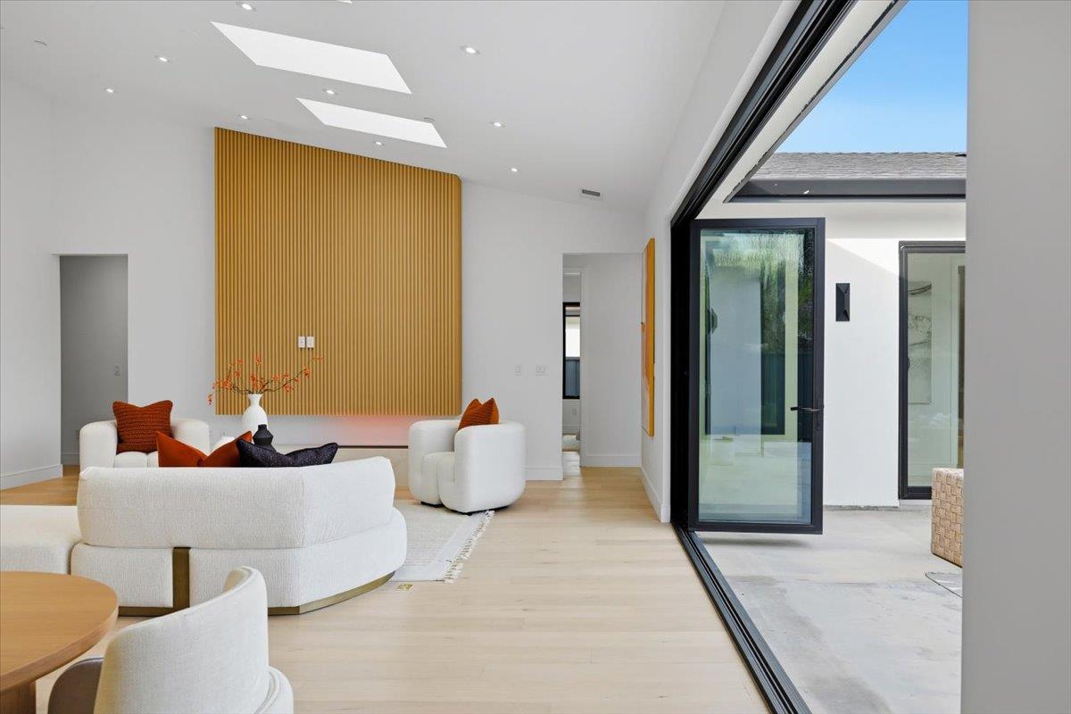 Detail Gallery Image 20 of 73 For 1340 Norman Dr, Sunnyvale,  CA 94087 - 5 Beds | 4/1 Baths