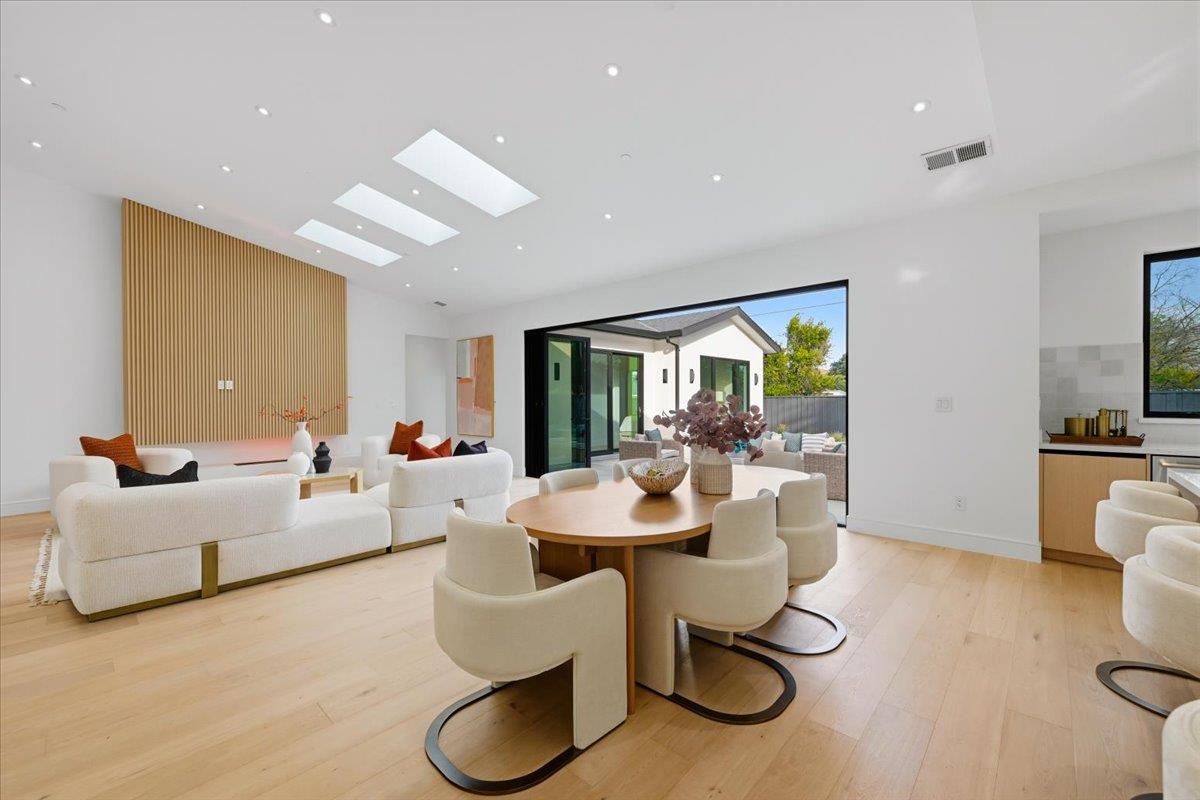 Detail Gallery Image 22 of 73 For 1340 Norman Dr, Sunnyvale,  CA 94087 - 5 Beds | 4/1 Baths