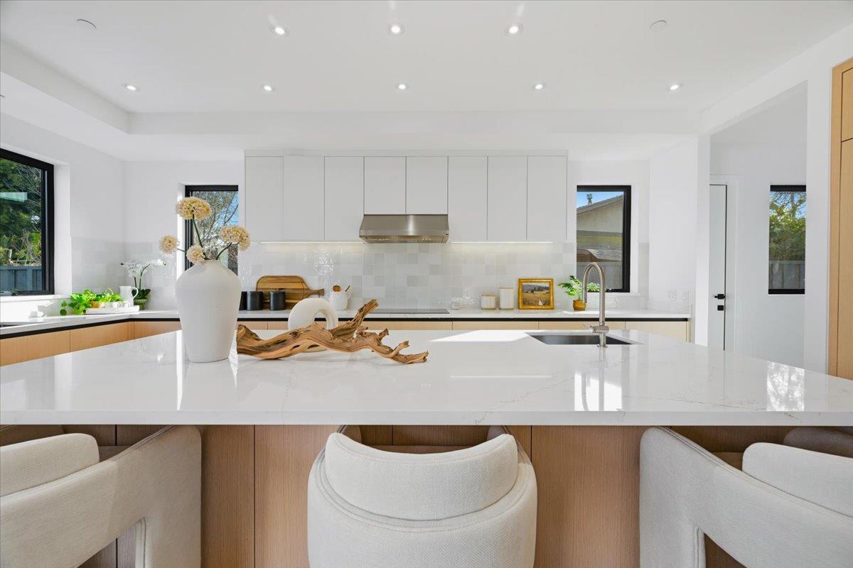 Detail Gallery Image 27 of 73 For 1340 Norman Dr, Sunnyvale,  CA 94087 - 5 Beds | 4/1 Baths