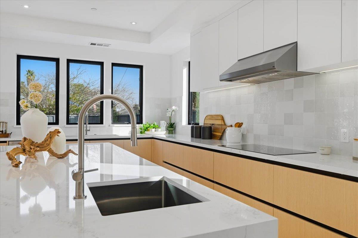 Detail Gallery Image 30 of 73 For 1340 Norman Dr, Sunnyvale,  CA 94087 - 5 Beds | 4/1 Baths