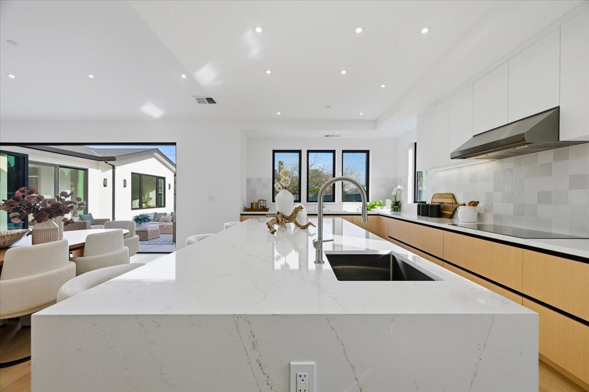 Detail Gallery Image 31 of 73 For 1340 Norman Dr, Sunnyvale,  CA 94087 - 5 Beds | 4/1 Baths