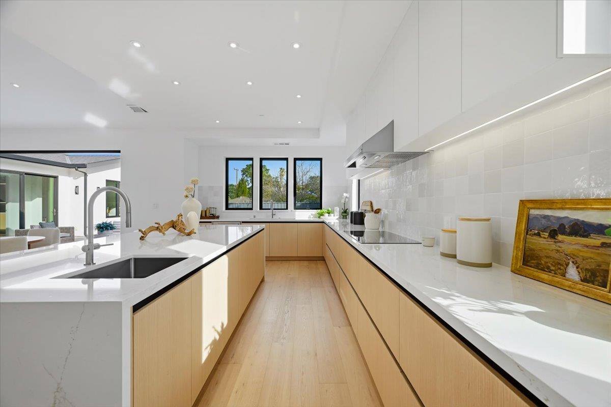 Detail Gallery Image 32 of 73 For 1340 Norman Dr, Sunnyvale,  CA 94087 - 5 Beds | 4/1 Baths