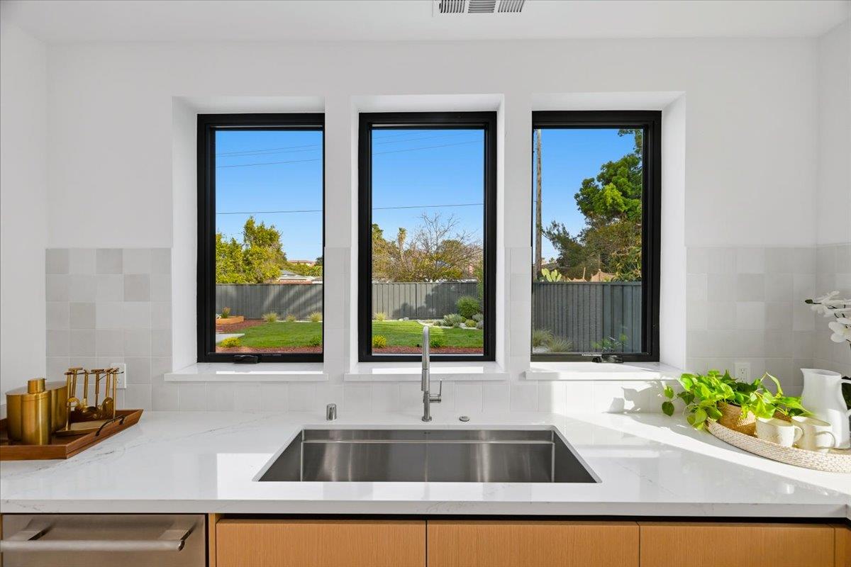 Detail Gallery Image 34 of 73 For 1340 Norman Dr, Sunnyvale,  CA 94087 - 5 Beds | 4/1 Baths