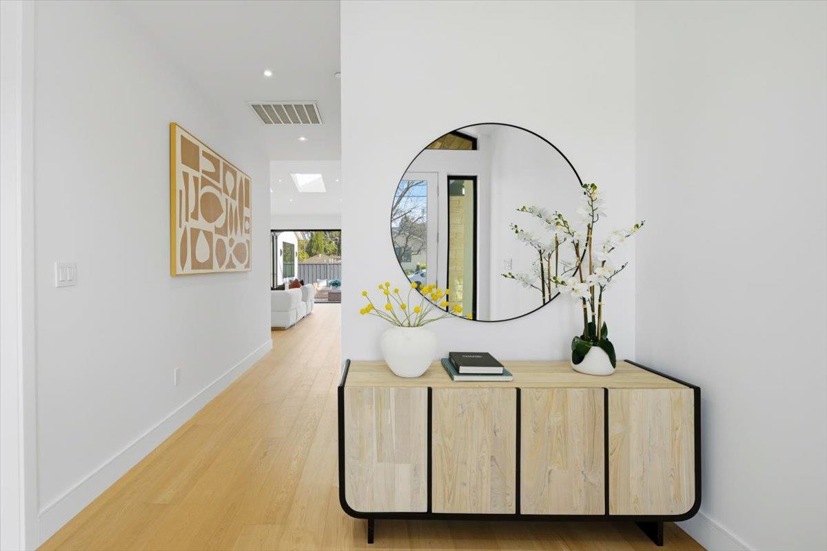 Detail Gallery Image 6 of 73 For 1340 Norman Dr, Sunnyvale,  CA 94087 - 5 Beds | 4/1 Baths