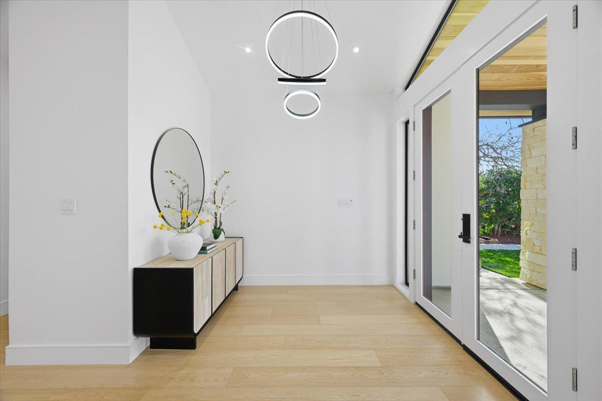 Detail Gallery Image 7 of 73 For 1340 Norman Dr, Sunnyvale,  CA 94087 - 5 Beds | 4/1 Baths