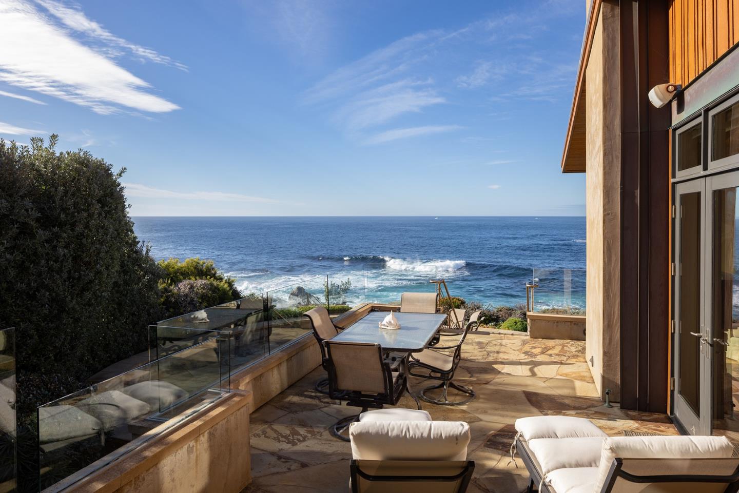 Detail Gallery Image 11 of 40 For 104 Yankee Point Dr, Carmel,  CA 93923 - 3 Beds | 4 Baths