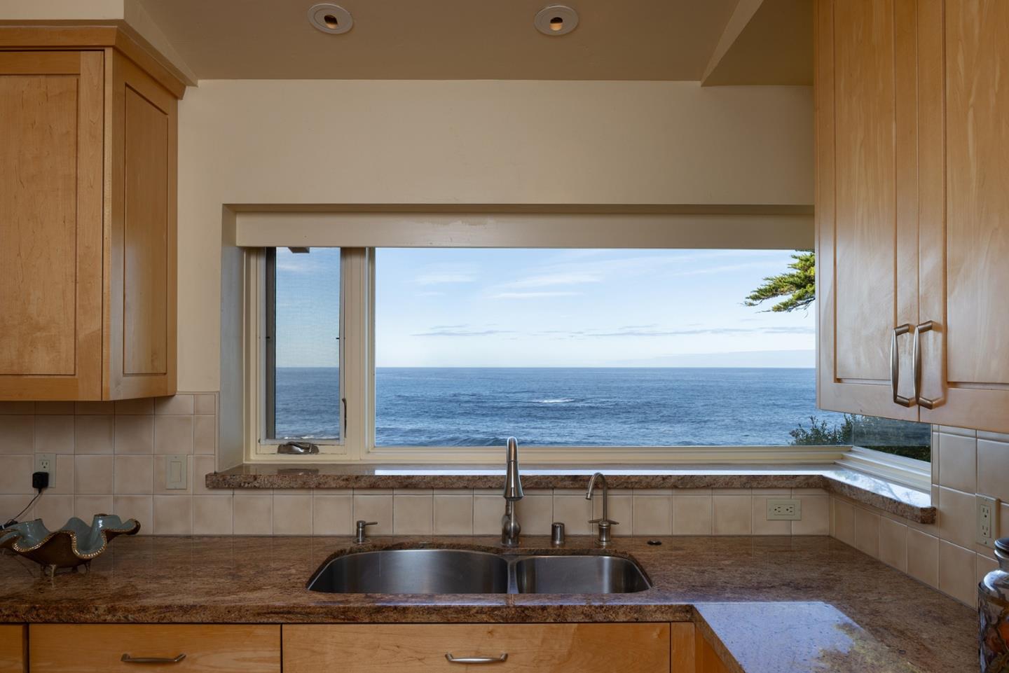 Detail Gallery Image 18 of 40 For 104 Yankee Point Dr, Carmel,  CA 93923 - 3 Beds | 4 Baths