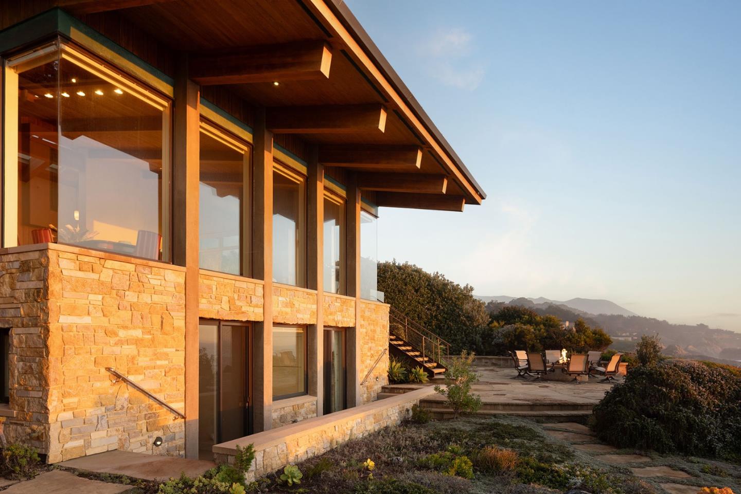 Detail Gallery Image 32 of 40 For 104 Yankee Point Dr, Carmel,  CA 93923 - 3 Beds | 4 Baths