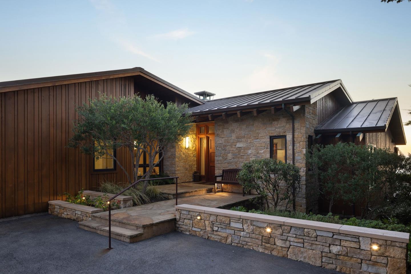 Detail Gallery Image 6 of 40 For 104 Yankee Point Dr, Carmel,  CA 93923 - 3 Beds | 4 Baths